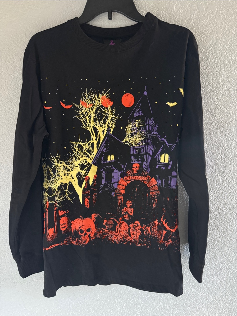 HO7S Black Halloween Haunted House Long Sleeve Tee